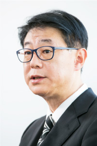 スプリングキャピタル株式会社 代表 チーフ・アナリスト 井上哲男氏